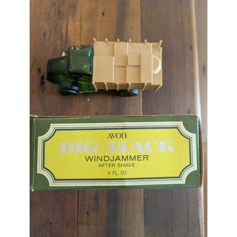 Avon Vintage MAC TRUCK Big Mack Windjammer Green Glass OLAND After‎ Shave 6 Oz